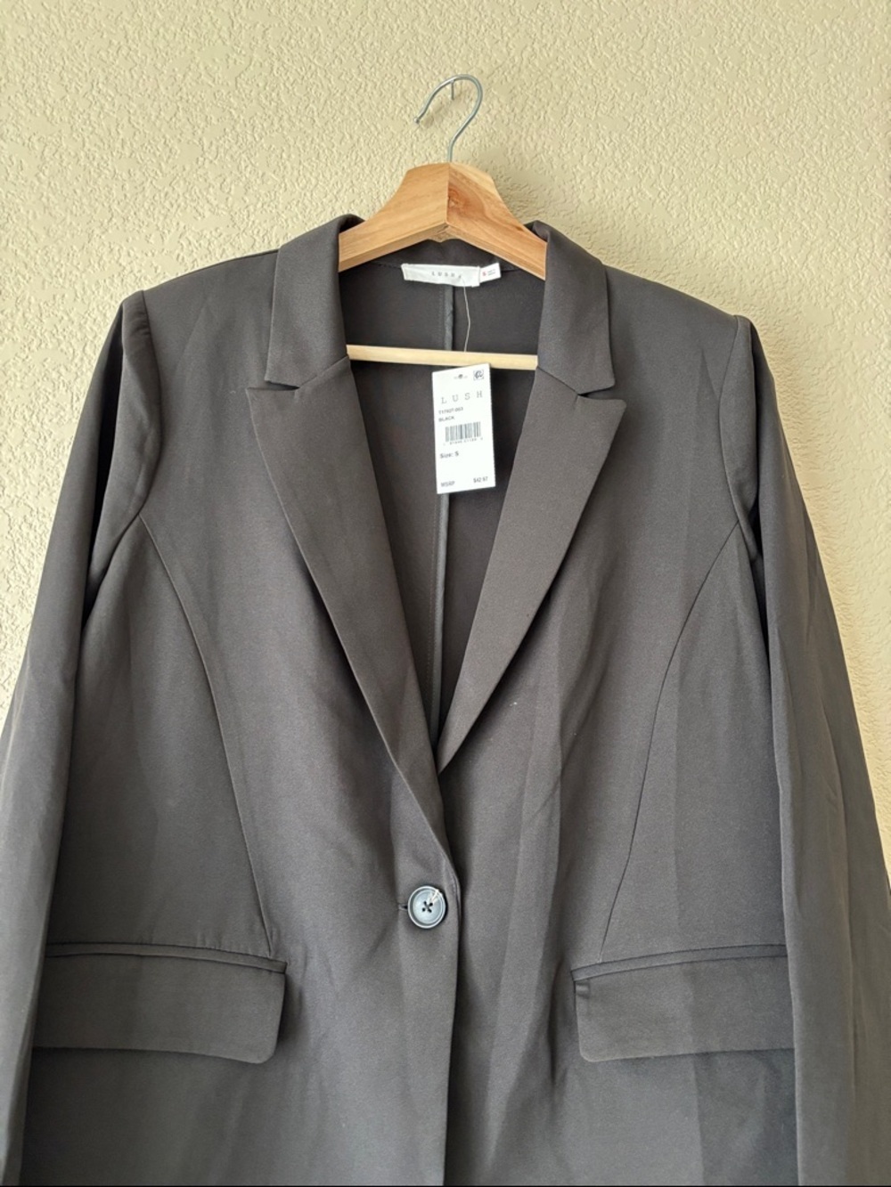 Lush Women’s Black Single-Button Blazer- NWT - Picture 3 of 4